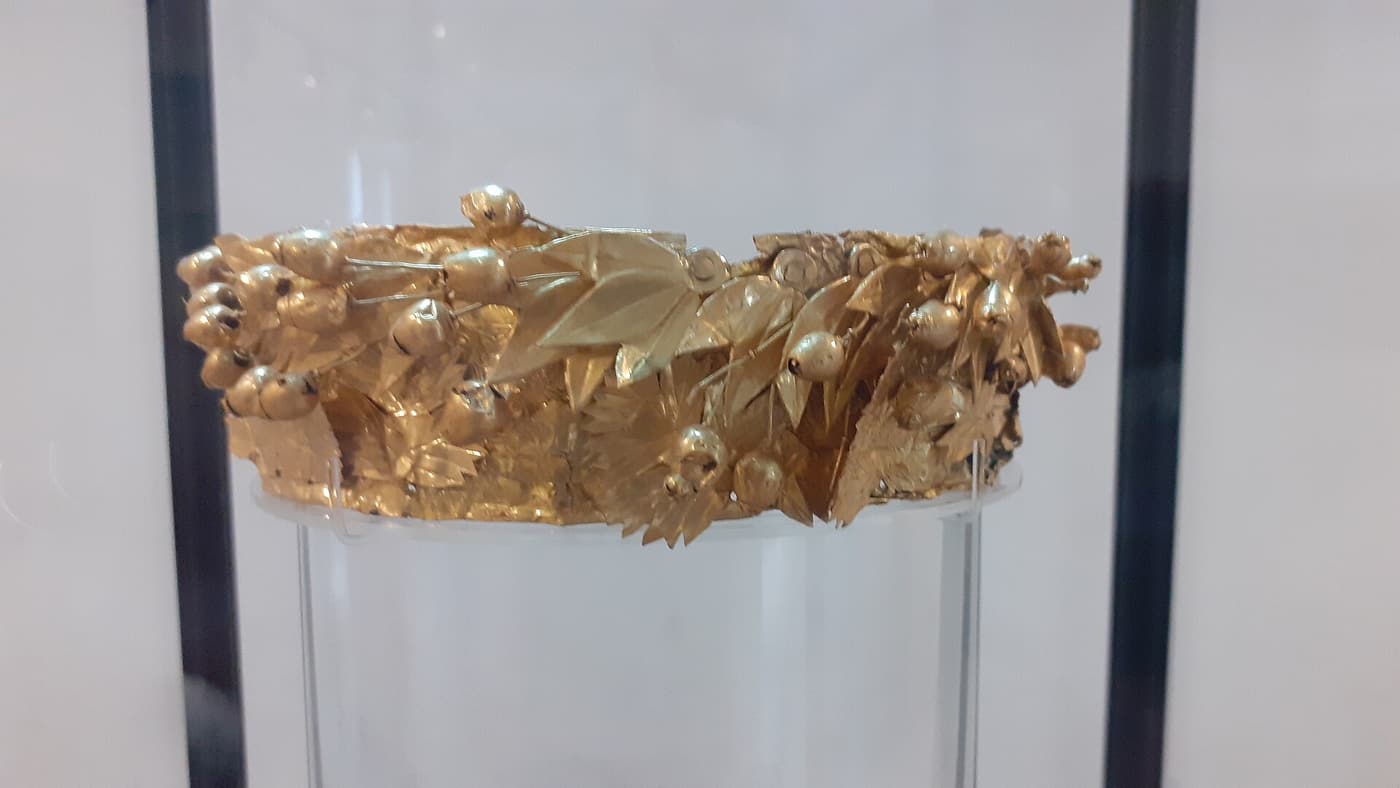 The gold diadem from the Treasure of Hera in Crotone’s archaeological museum